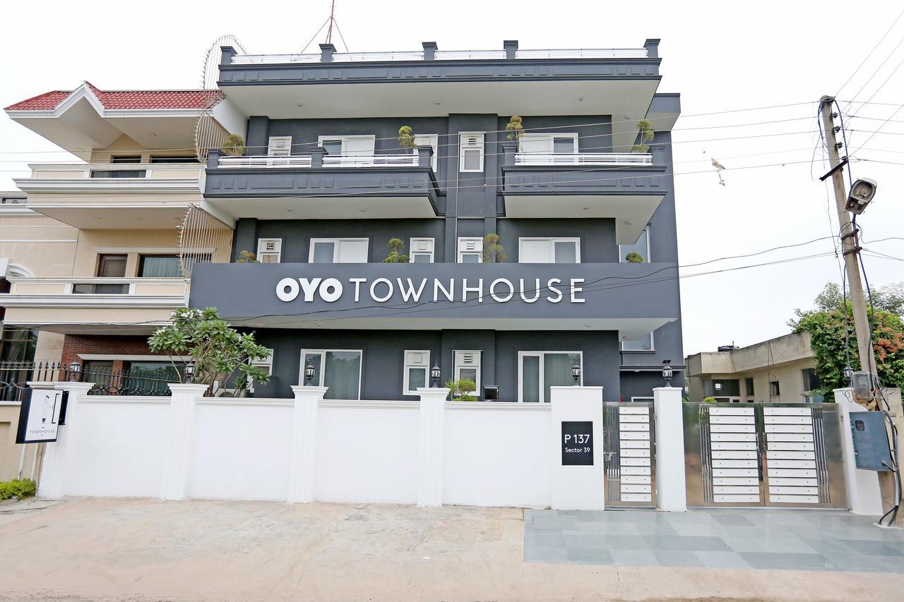 Oyo Townhouse 018 Medanta Otel Gurgaon Dış mekan fotoğraf