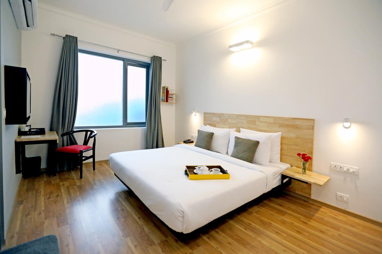 Oyo Townhouse 018 Medanta Otel Gurgaon Dış mekan fotoğraf