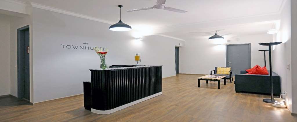 Oyo Townhouse 018 Medanta Otel Gurgaon Konforlar fotoğraf