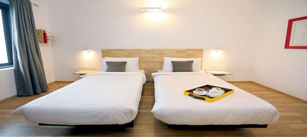 Oyo Townhouse 018 Medanta Otel Gurgaon Oda fotoğraf